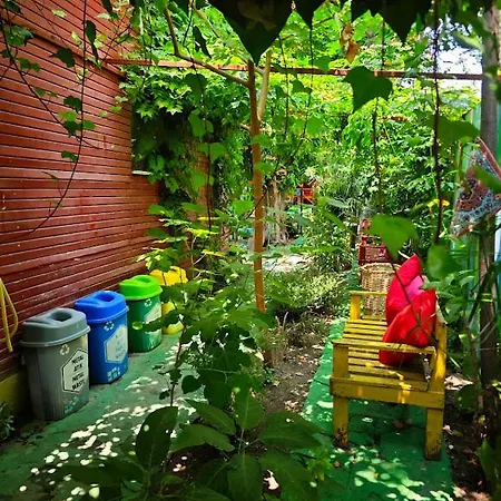 Bed & Breakfast Tuana Garden 3*