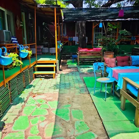 Tuana Garden