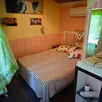 לינה וארוחת בוקר Tuana Garden 3*