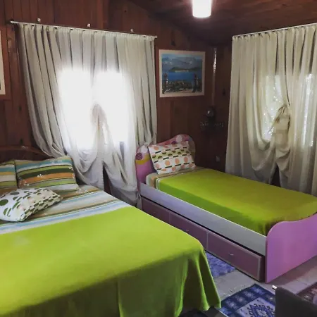 לינה וארוחת בוקר Tuana Garden סייד