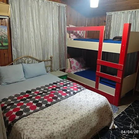 לינה וארוחת בוקר Tuana Garden סייד