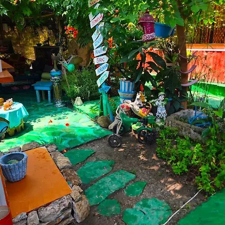 Bed & Breakfast Tuana Garden *