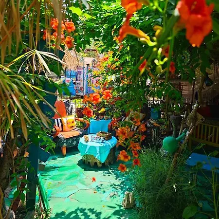Tuana Garden Side