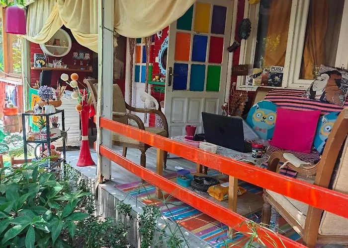 Tuana Garden Bed & Breakfast