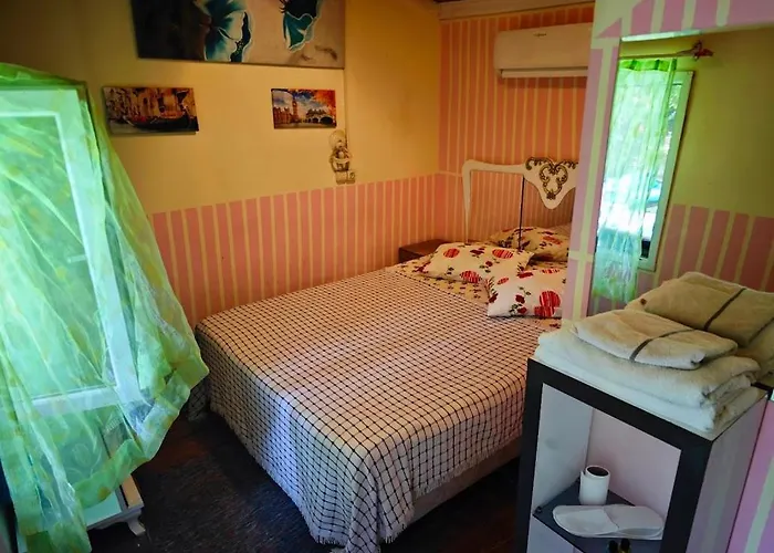 Bed & Breakfast Tuana Garden 3*