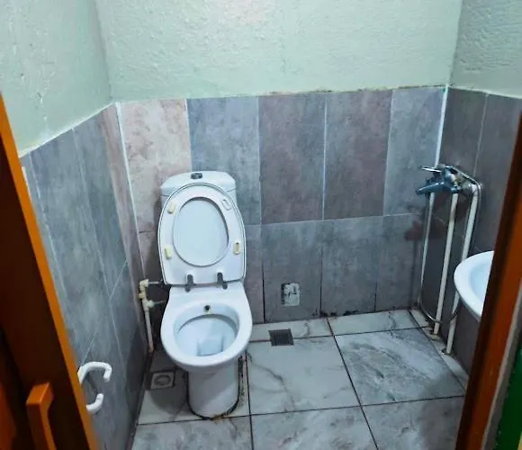 Tuana Garden Bed & Breakfast Side