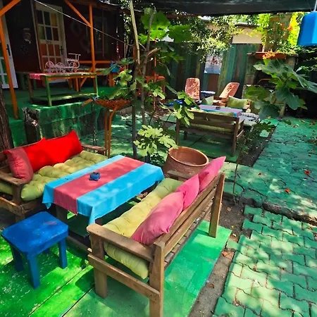 فندق مبيت وإفطار Tuana Garden سيدي