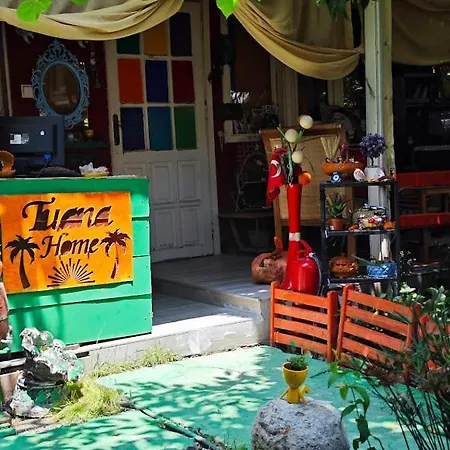 Tuana Garden فندق مبيت وإفطار سيدي