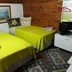 Tuana Garden Bed & Breakfast Side
