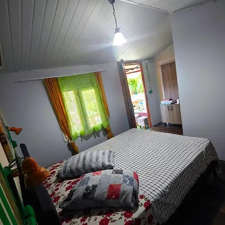 Tuana Garden Bed & Breakfast *