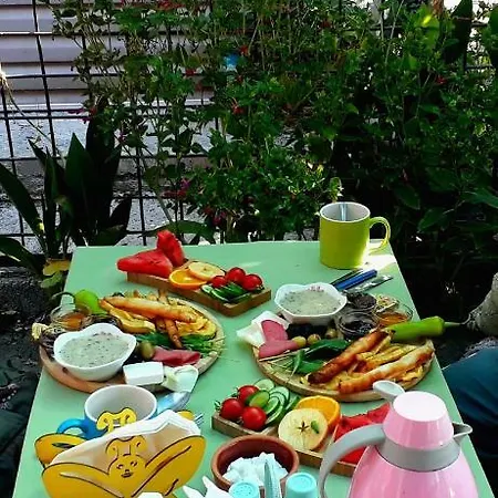 Tuana Garden Side